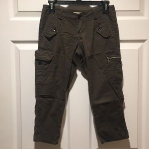 Cargo Style Capris